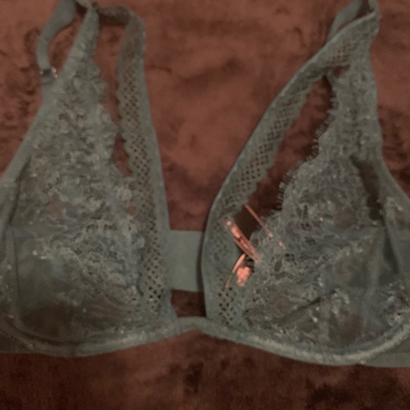 32C Victoria Secret Very Sexy Unlined Bra. - Picture 2 of 3